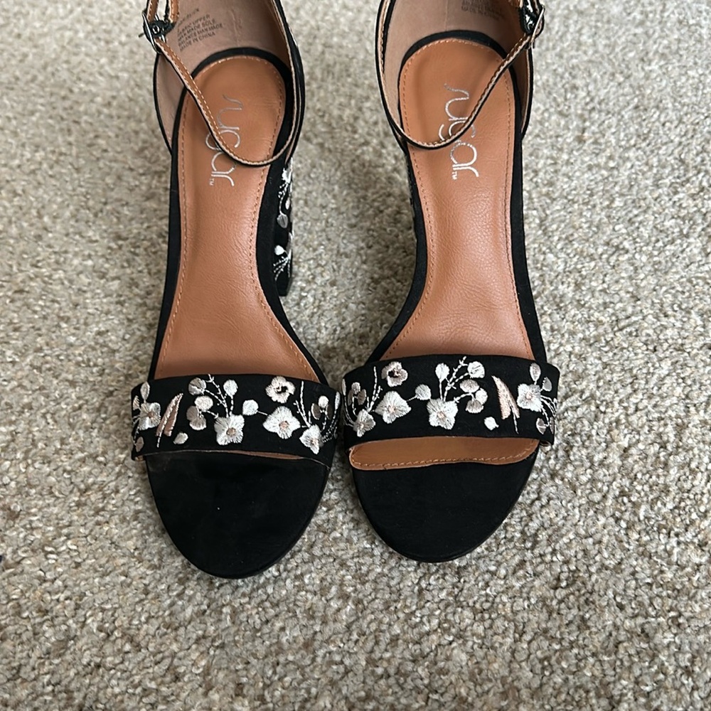 Sugar Embroidered Heels - Picture 4 of 5